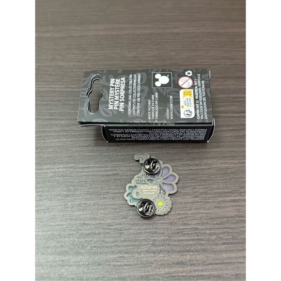 Loungefly Disney Daisy Floral Blind Box Enamel Pin - Style A - Picture 2 of 2